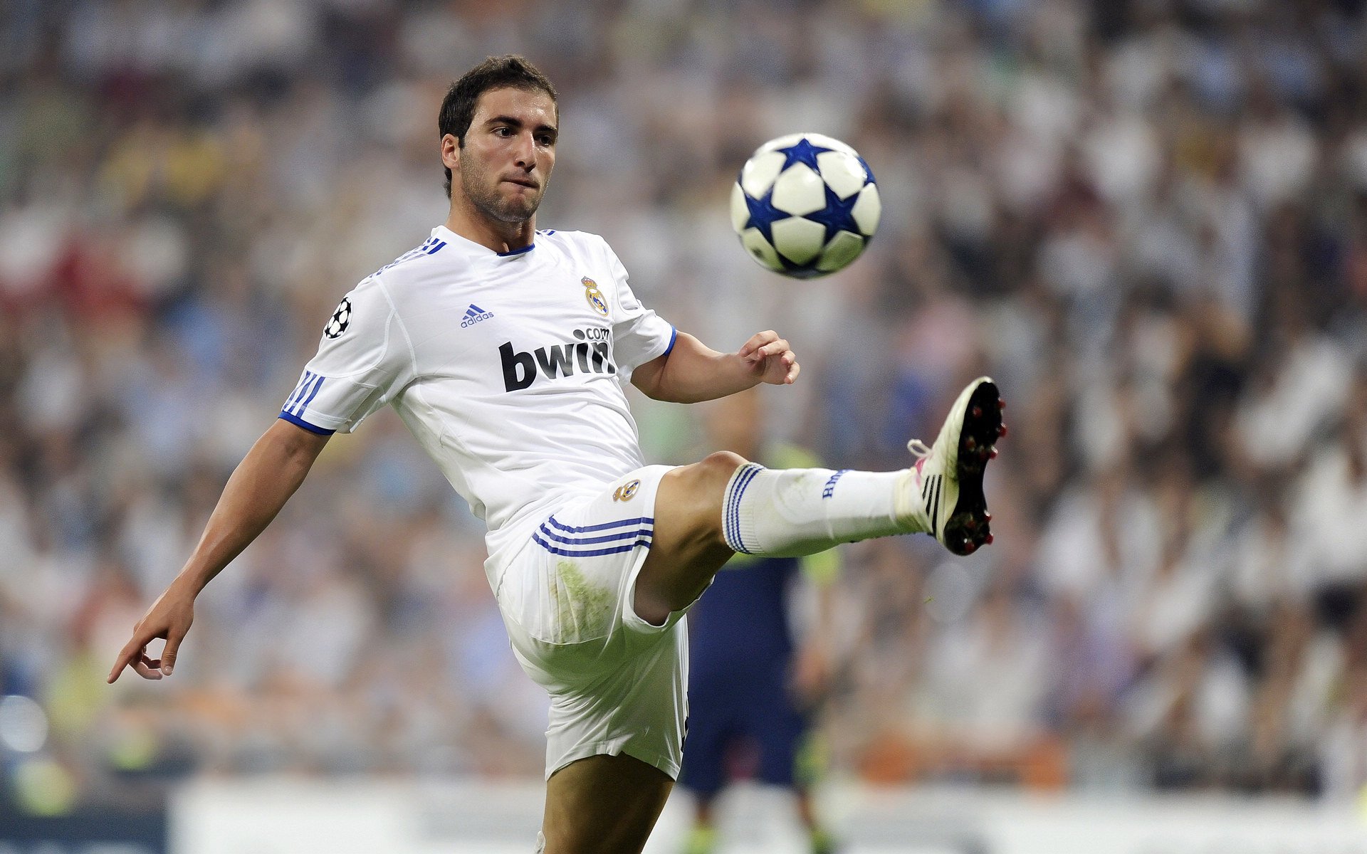 “德甲角逐之战：场场精彩，战意浓厚”，德甲角球数据ds